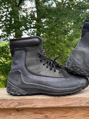 Nike Zoom Kynsi JCRD Men's Youth Waterproof boots Size 7.5